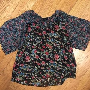 💰Mason + Mackenzie • Floral Top